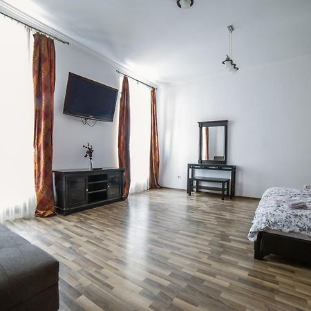 Central Studio BnB Braşov Exterior foto