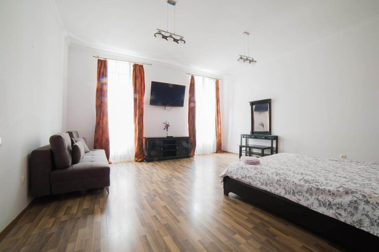 Central Studio BnB Braşov Exterior foto